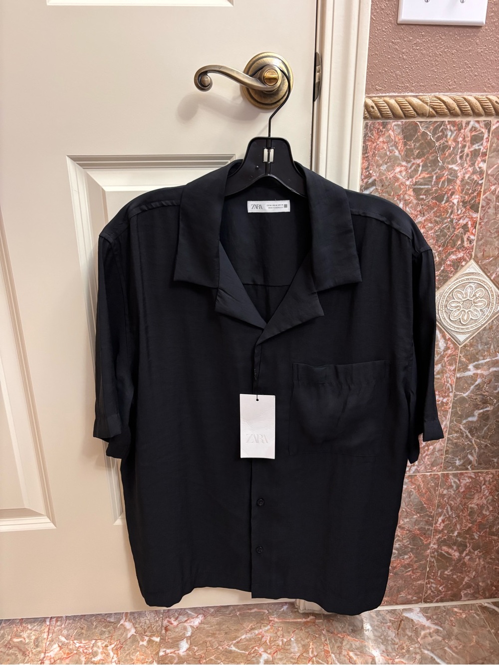 Zara Men’s Black Short-Sleeve Button-Shirt 🖤